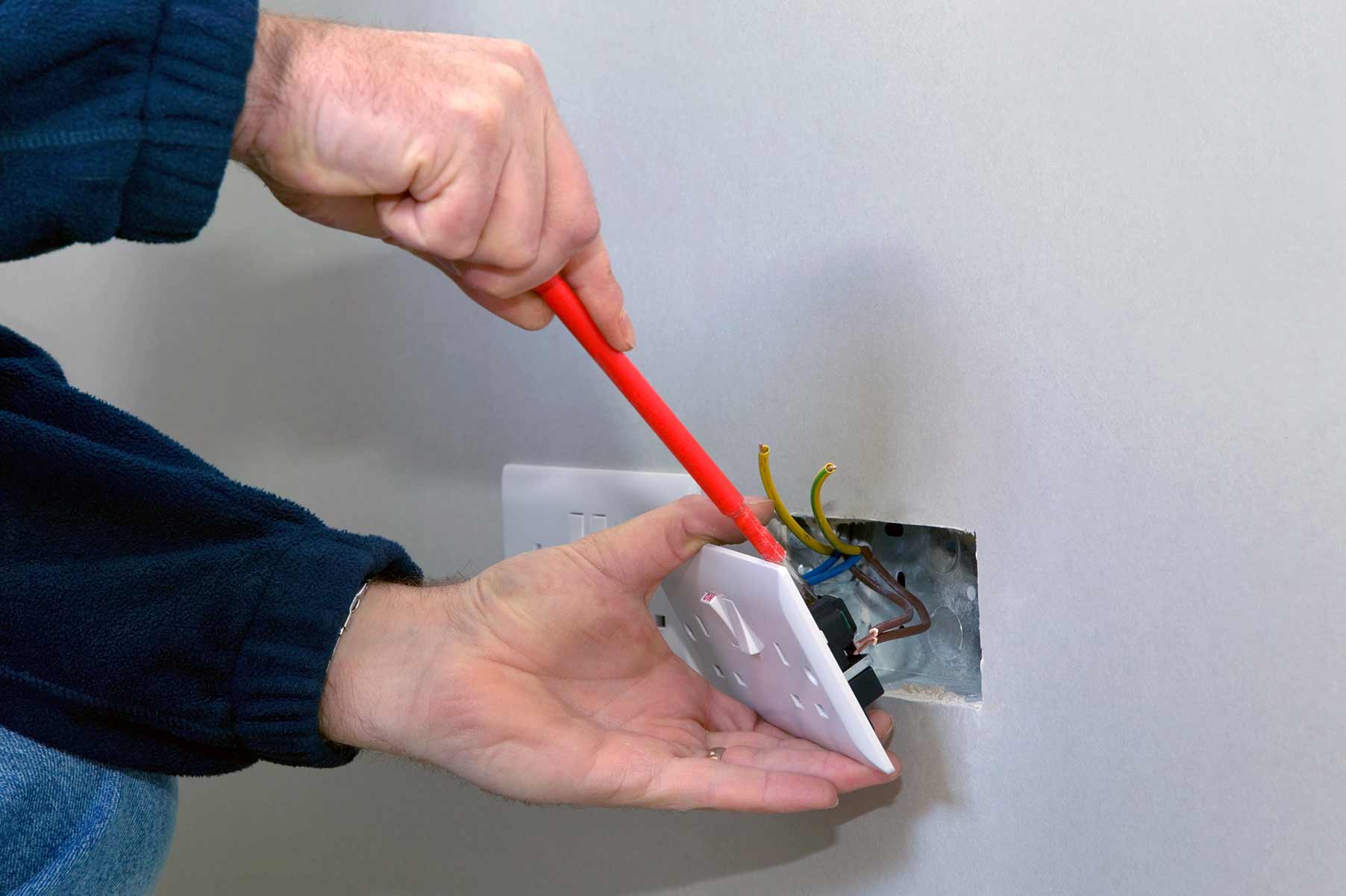 Our electricians can install plug sockets for domestic and commercial proeprties in Huyton and the local area. 